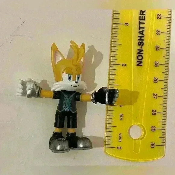Sonic Prime New Yoke City Tails Nine‎ 3-Inch Mini Figure - Picture 2 of 5